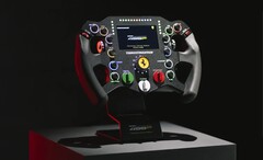 A Thrustmaster Ferrari 499P kormánykerékből mindössze 499 darab készül.