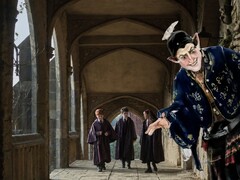 Peter Serafinowicz kapta Peeves, a poltergeist szerepét az HBO Harry Potter-sorozatában.
