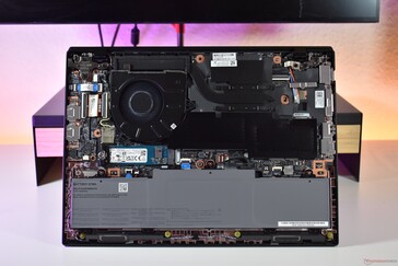 Lenovo ThinkPad L14 Gen 6 AMD: belső részek