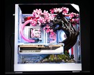 A Cherry Bloom egyedi PC-je hőre reagáló titánötvözetből készült szirmokkal rendelkezik.