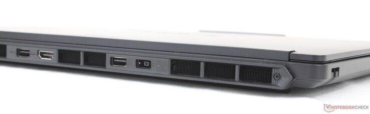 Hátoldal: 2x USB-A (5 Gbps), HDMI 2.1, hálózati adapter