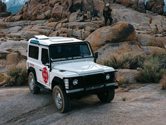 Az új, keményebb Starlink Performance Kit tányér. (Kép forrása: SpaceX)