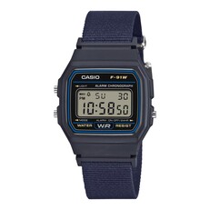 Casio F-91WF-2A digitális karóra kék tokban és hozzá illő szövött szíjjal.