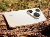 A Huawei Pura 90s Pro Max