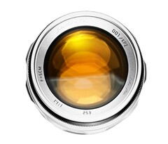 A legújabb 50 mm f/1,1-es Shoten Kobo objektívből világszerte mindössze 70 darab készült.