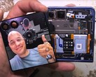 A Galaxy Z Flip 7 szétszedése bizonyítja, hogy a Samsung flip telefonja minden, csak nem porálló. (Kép forrása: JerryRigEverything)