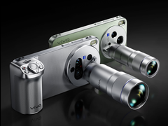 A Vivo X300 Ultra és az X300s teleátalakító tartozékokkal.