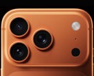 Közelkép az iPhone 17 Pro kameramoduljáról, amelyen az új vaku elhelyezése látható. (Kép forrása: Apple)
