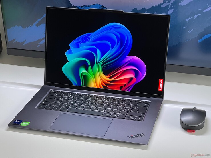 Lenovo ThinkPad X9 (kép forrása: Andreas Osthoff/Notebookcheck)