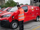 A Royal Mail elektromos furgonja, egyike a vállalat 7000 elektromos járművének az Egyesült Királyságban (Kép forrása: Royal Mail)
