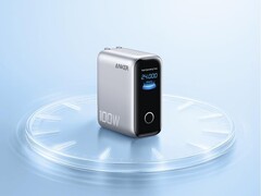 Az Anker töltő (100W, 3 port, Smart Display) mostantól kedvezményesen kapható az Egyesült Államokban. (Kép forrása: Anker)