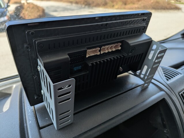 A neves márkákhoz képest ezek a kínai fejegységek gyanúsan vékonyak lehetnek.