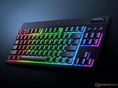 A Razer BlackWidow V4 TKL alacsony profilú billentyűzet szögben látható (Kép forrása: Razer PR)