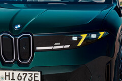 A tisztán elektromos BMW iX3 M60 M Performance modell 604 lóerős teljesítményt és akár 469 mérföldes WLTP-hatótávolságot kínál