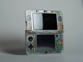 Egy Nintendo 3DS egyedi átlátszó kagylóhéjjal