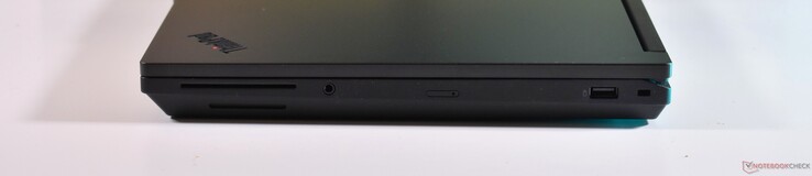 rendben: Smartcard olvasó, 3,5 mm-es audió, nanoSIM, USB-A 3.2 Gen 1, Kensington Lock