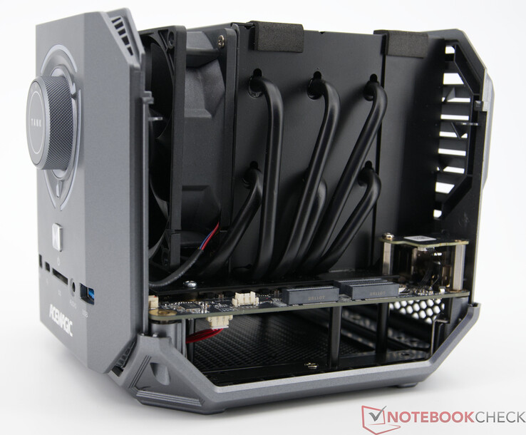 Acemagic az M1A Pro+-on házfedél nélkül