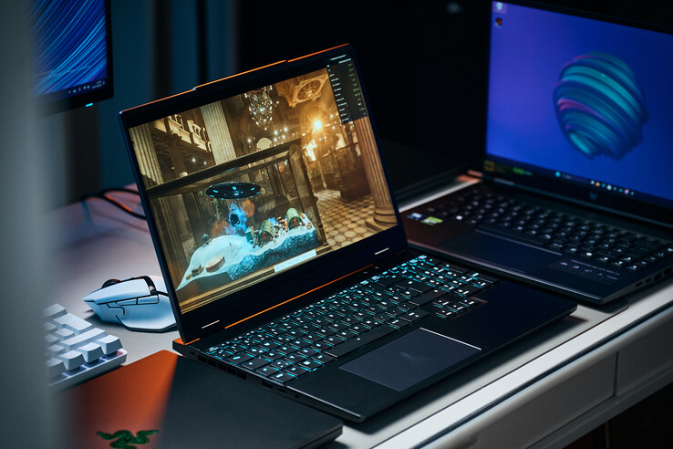 Az XMG Fusion/Core 15 és a Razer Blade kompakt vázuk ellenére teljes teljesítményű GPU-kat kínál.