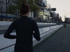 engo3: Intelligens szemüveg színes kijelzővel.