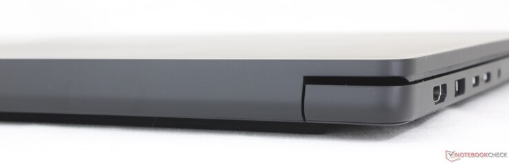 Hátul: Portok: Nincsenek