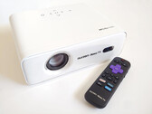 Aurzen Eazze D1R Roku projektor és távirányító.