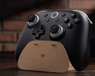 A 8BitDo Ultimate 3C+ vezeték nélküli kontrollerhez egy saját kezűleg összeállítható kartonállvány is jár.