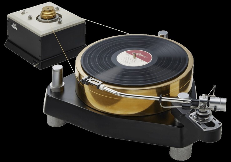 A Buffalo audio termékek gyártójaként indult, olyan sikerekkel, mint az 1978-as fonalhajtású lemezjátszó (3533-as modell). (Kép forrása: Buffalo)