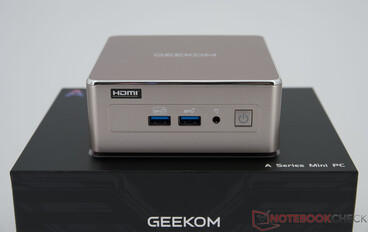 Geekom A5 2027 Edition - Csatlakozók az előlapon