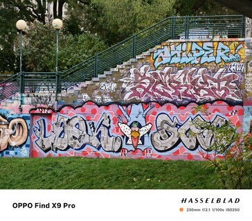 Oppo Find X9 Pro 10x zoommal és teleobjektívvel.