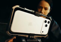 Az iPhone 17 Pro Max 48 megapixeles telefotó kamerája 56%-kal nagyobb érzékelővel rendelkezik (Kép forrása: Apple)