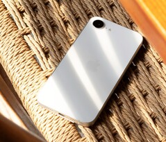 Bizonytalan, hogy az iPhone 16e jövőre kap-e folytatást. (Kép forrása: Thai Nguyen)