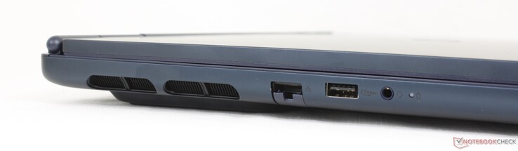 Balra: RJ-45 (1 Gbps), USB-A 3.2 Gen. 1 (5 Gbps), 3,5 mm-es fejhallgató