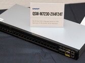 A QNAP új QSW-M7230-2X4F24T. (Kép forrása: Andreas Sebayang/Notebookcheck.com)