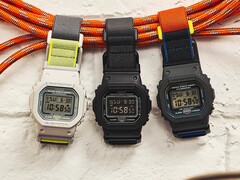 A Casio mágneses csattal egészíti ki a klasszikus szögletes G-Shockot. A képen (balról): G-Shock DW-5600MNC-7A8, DW-5600MNC-1, DW-5600MNC-8A2