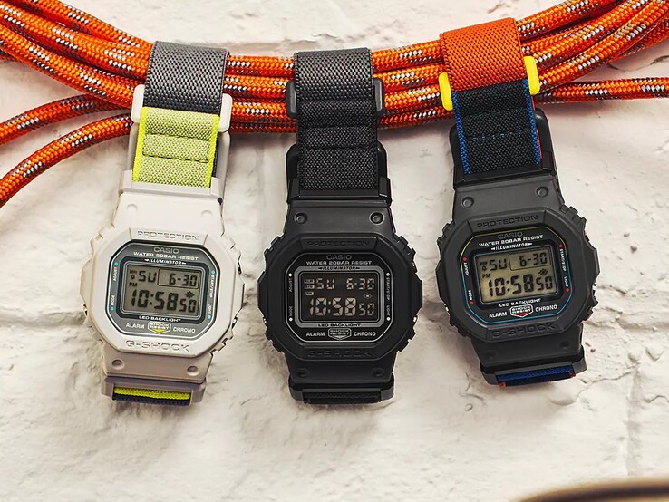 Balról jobbra: a Casio G-Shock DW-5600MNC-7A8, DW-5600MNC-1 és DW-5600MNC-8A2 órák