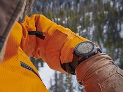 A Garmin Fenix 7 okosóra (a képen) a 21.15-ös bétaverziót kapja. (Kép forrása: Garmin)