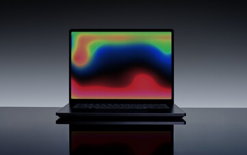 A Surface Laptop Ultra 15 hüvelykes mini-LED kijelzője 2000 nits HDR-fényerővel rendelkezik.