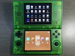 Egy állítólagos pillantás az Anbernic RG DS-re áttetsző zöld kivitelben. (Kép forrása: via Retro Handhelds)
