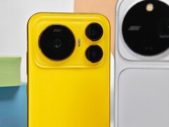 A Honor Magic9 (a képen látható) kompakt házba sűrít egy 200 MP-es főkamerát és egy 200 MP-es telefotókamerát.