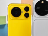 A Honor Magic9 (a képen látható) kompakt házba sűrít egy 200 MP-es főkamerát és egy 200 MP-es telefotókamerát.