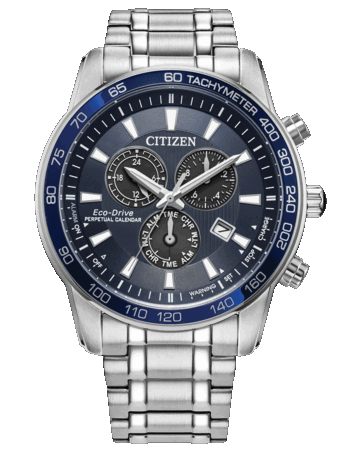 Citizen Classic Eco-Drive kronográf, mélykék számlappal, ezüstszínű 44 mm-es rozsdamentes acél tok és karkötő, tachyméter keret, három kis számlappal és dátumablakkal.