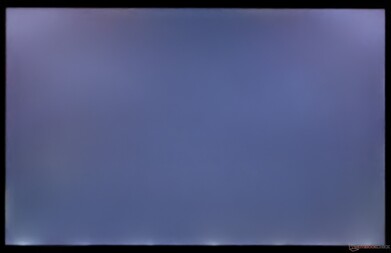 Háttérfény-elvérzés az alsó szélén hosszú expozíció esetén