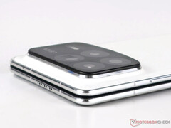 A Xiaomi következő összecsukhatója kettős hátlapi kamerára válthat, Mix Fold 4 képen. (Kép forrása: Notebookcheck)