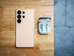 A képen látható Samsung Galaxy S26 Ultra utódja új kameramodult kap.