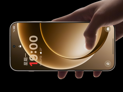 A OnePlus 15 kijelzője.