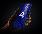 A HyperOS 4 bejelentésére akár már 2026 augusztusában sor kerülhet. A képen: egy Xiaomi telefon HyperOS háttérrel.