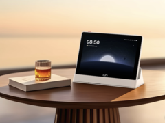 Az eufy Smart Display E10 (a képen) megvásárolható a Coolblue áruházban. (Kép forrása: eufy via Coolblue)