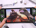 A Nintendo Switch 2 képernyője 50 nagy fogóval történő ütés után összetört. Képeken: Pillanatkép a videóból. (Kép forrása: JerryRigEverything)