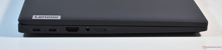 balra: 2x Thunderbolt 4, HDMI, 3,5 mm-es hang, nanoSIM