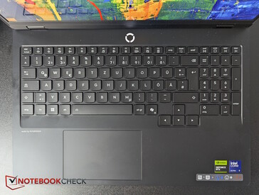 Billentyűzet és touchpad